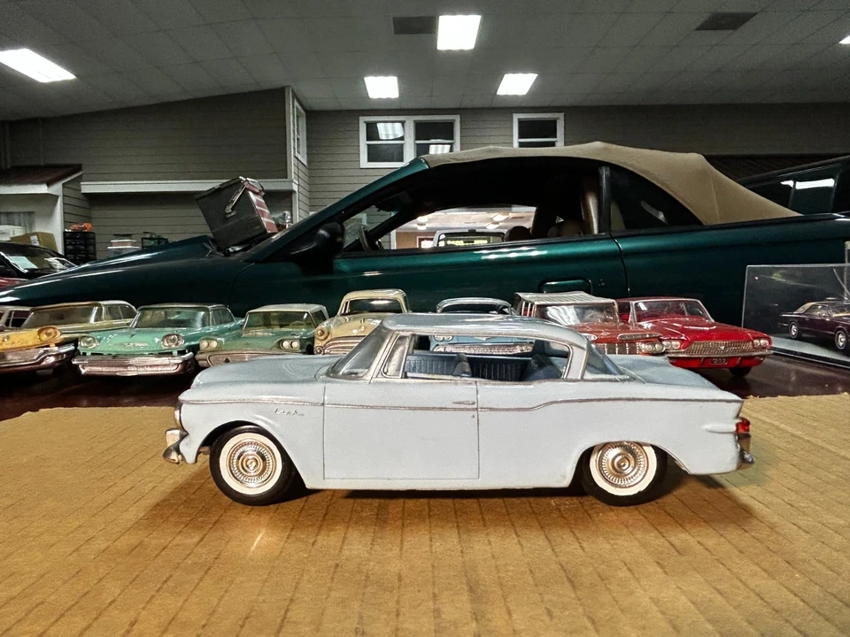 Jo-Han Models Dealer Promo 1960 Studebaker Lark 1:25 Scale Friction W/ Case - Image 3 of 4