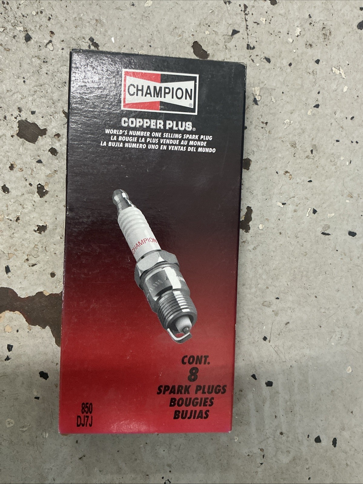 Champion 850 Copper Plus Spark Plug DJ7J 8 Pack