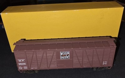 Accurail 4001 HO 1/87 Scale - Western Pacific 40' OB Box Car Wood Ends Ex Cond.