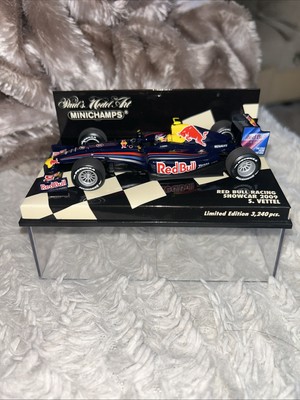 1/43 MINICHAMPS 400 090085 RED BULL SHOWCAR 2009 SEBASTIAN VETTEL