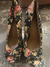 Vintage Open Toe Floral Embroidered Platform Heels