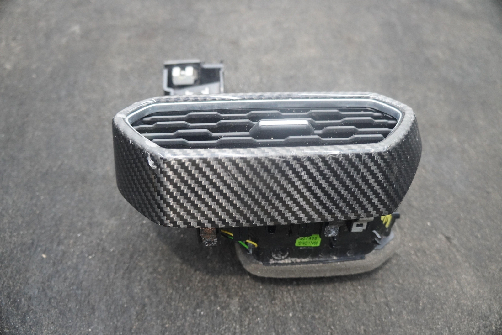 Right Dash Panel Air Vent Carbon Fiber Trim 4ML853192B Lamborghini Urus *Note*