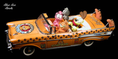 BFB GARFIELD 1:24 PARADE CAR by Danbury Mint w Cert. & Figurines Sold As Is