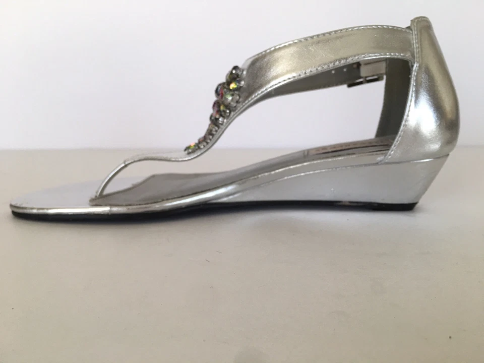 Dyeables Cleo Silver Metallic Sandals Size 8 Faux Jewels Low Wedge Heel - Image 3 of 4