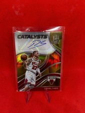 2020-21 DANIEL THEIS AUTO PANINI SPECTRA CATALYSTS Gold  /10 Chicago Bulls Card
