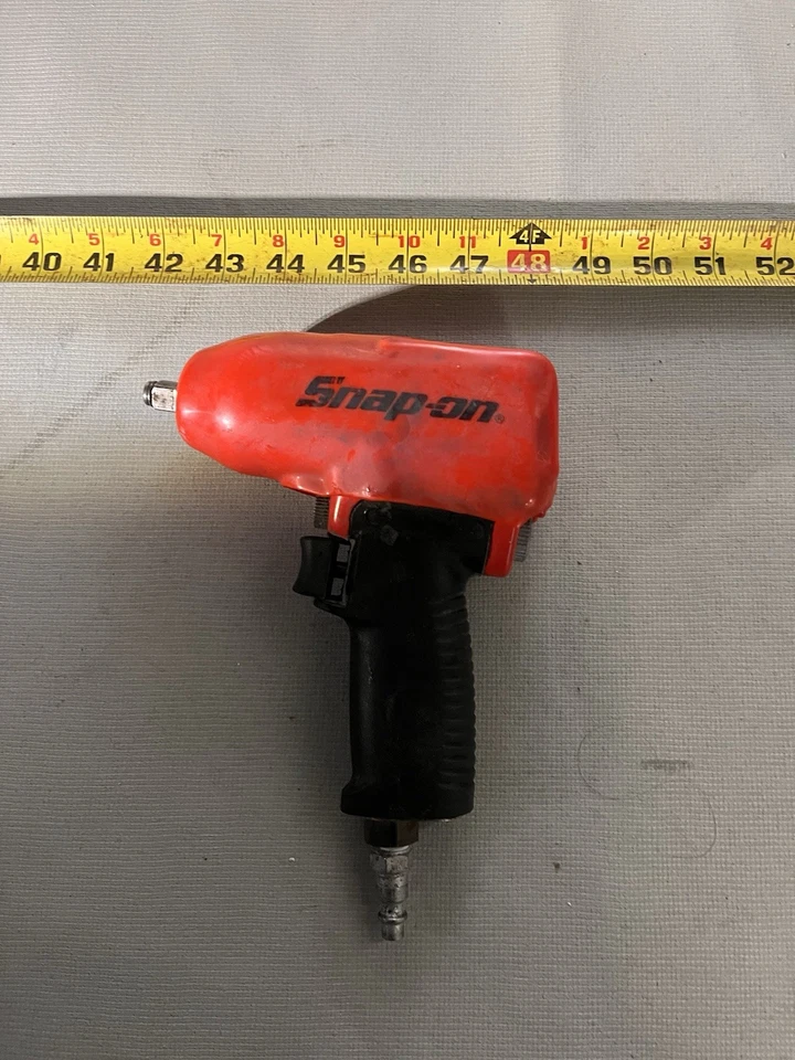 Snap-on Tools MG325 3/8" Drive Heavy-Duty Mechanic Air Impact Wrench Like New - Image 4 of 4