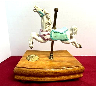 Willitts Designs Carousel Horse Music Box Plays Memory Cats Musical Figurine