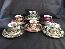 FINE VINTAGE 18-PIECE ROYAL ALBERT PROVINCIAL FLOWERS BONE CHINA TEA SET.