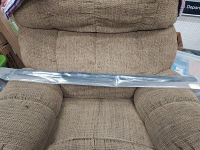 NEW OE Saab 9-7X Right Front Door Window Molding 15129773 Fits 2005 to 2009