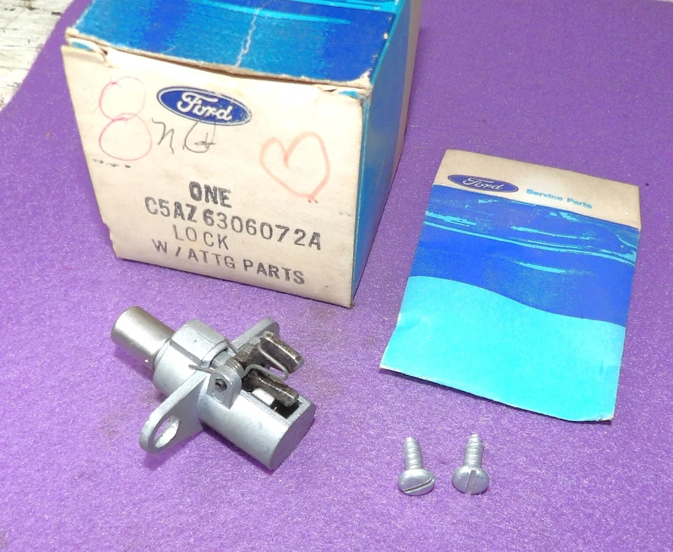 Mustang Galaxie 500 XL LTD Monterey 1965 1966 nuevo consola guantera pestillo de puerta Foto 2 de 4