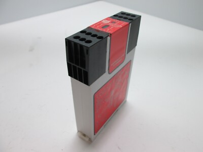 Banner ES-FA-9A E-Stop Safety Relay Module, Voltage: 24VAC/DC, 3 N/O Contacts