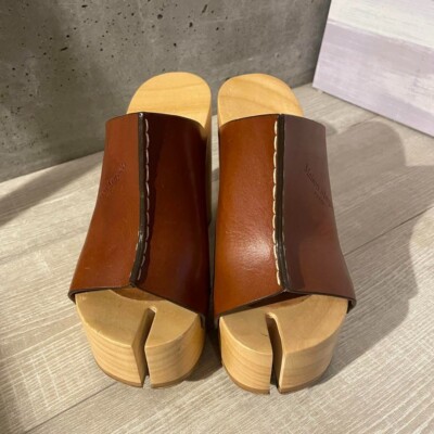 サンダル・ミュール Maison Margiela Sandalo Tabi Maison Margiela＊Tabi leather ストラップサンダル＊送料込
