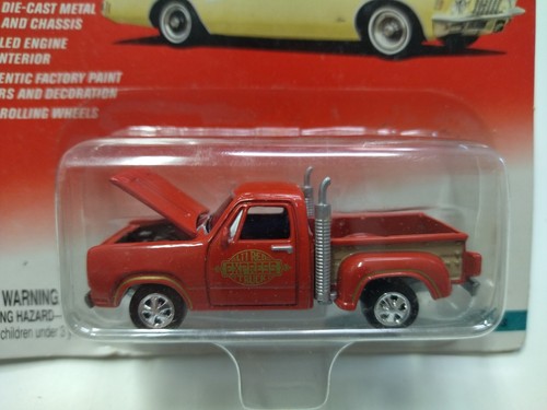 DODGE D-150 1978 LI´L RED EXPRESS SUPER 70´S 1:64 JOHNNY LIGHTNING - Imagen 2 de 2