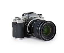 FUJIFILM X-T4 XF 16-80MM F4 R OIS WR CAMERA + 64GB SD CARD, TRIPOD, HD CABLE 3M