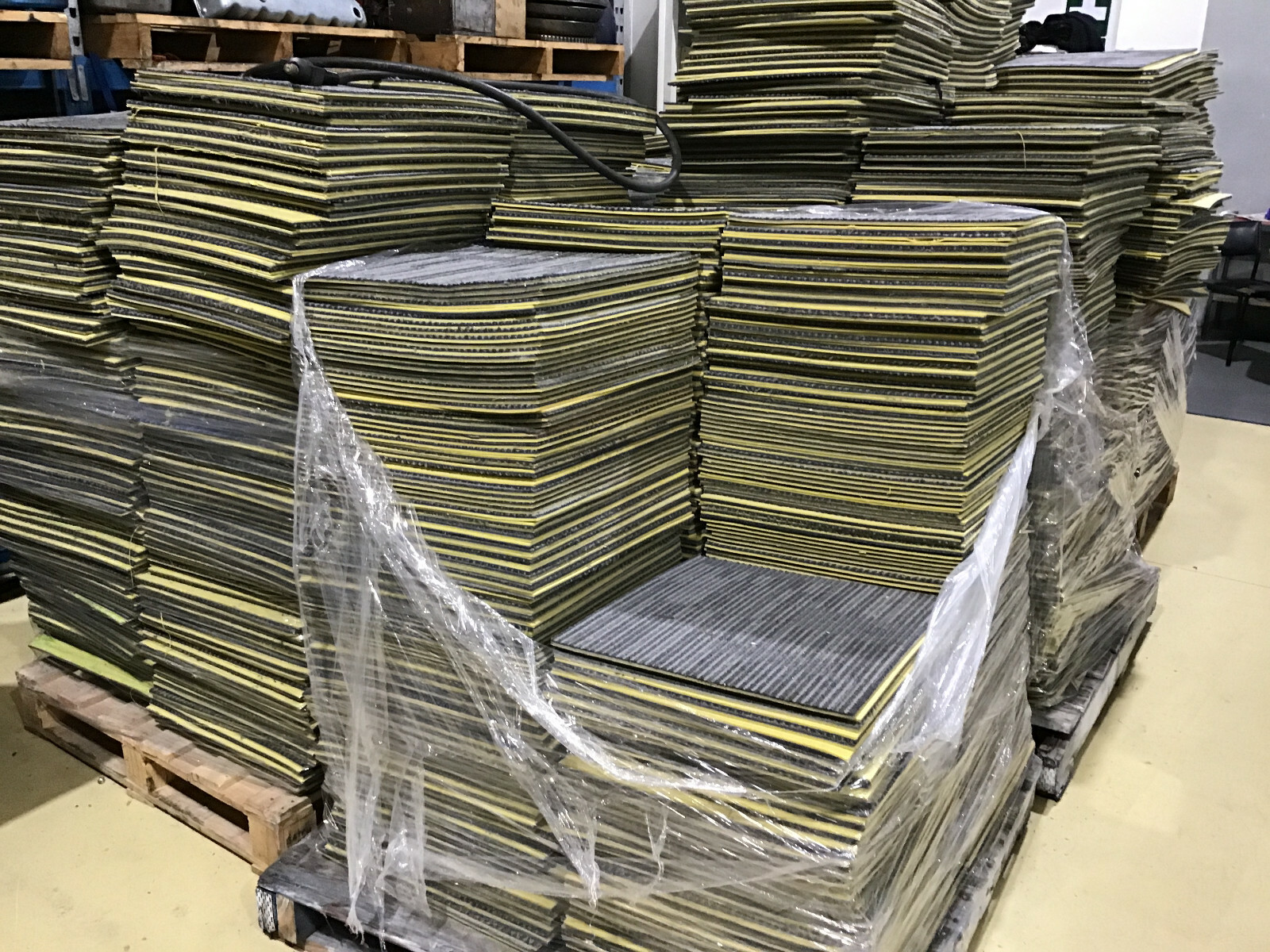 Huge range of new and second hand carpet tiles from 2.50 / 5.00 eBay