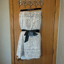 NEW WITH TAGS Faux Fur Animal Print Blanket 50"x60" So soft 