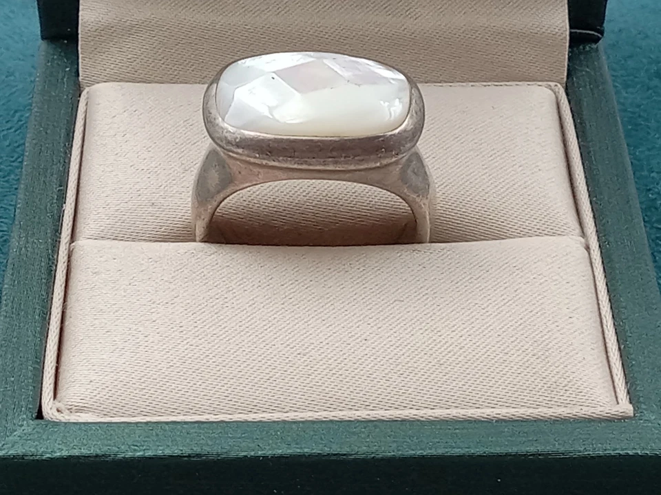 Anillo de plata de ley talla 9 para hombre con montura de madreperla facetada Foto 2 de 4