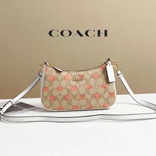 COACH Teri Shoulder Bag/Crossbody Signature Canvas Heart print CP190 outlet New