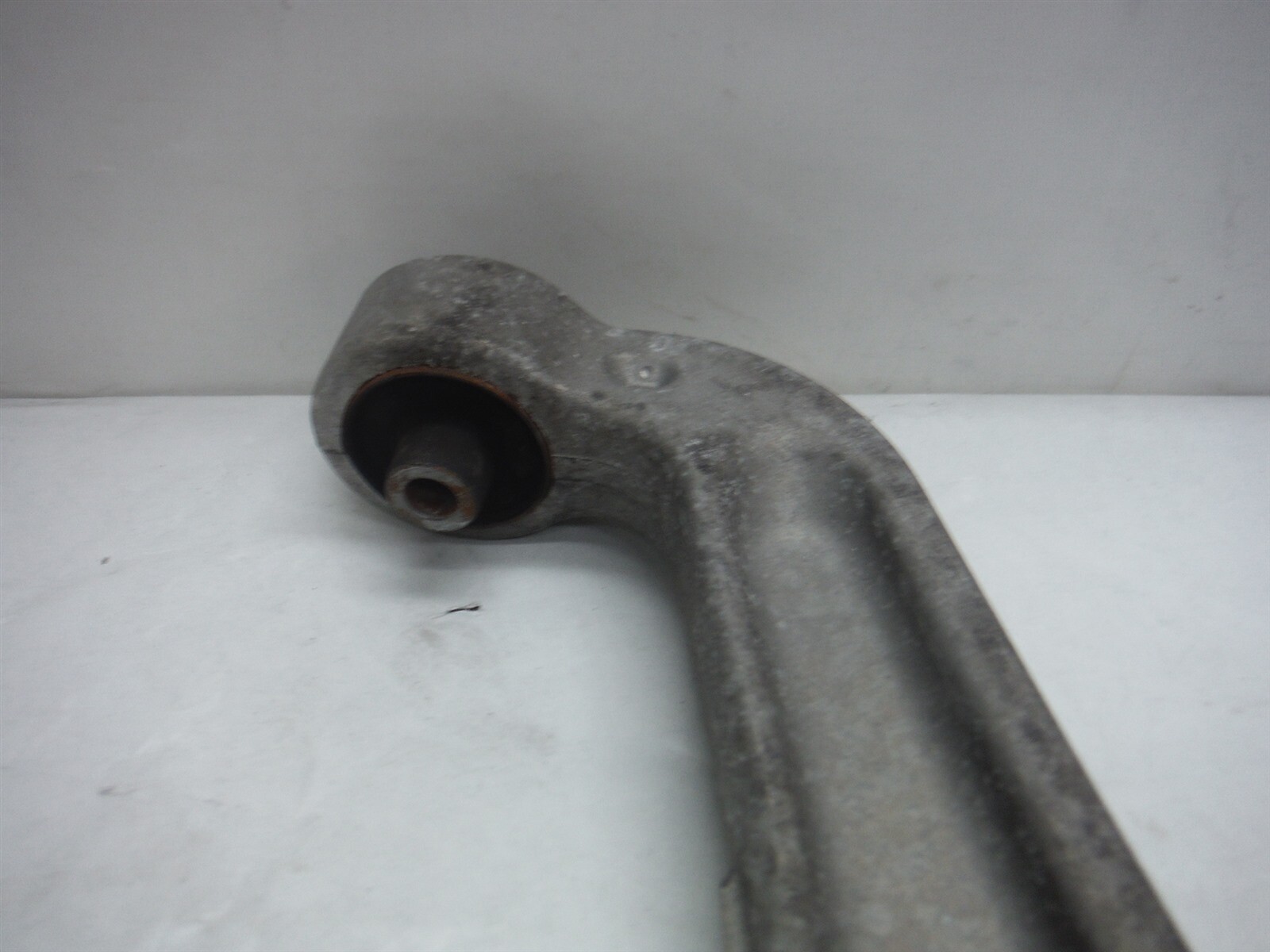 MASERATI QUATTROPORTE DRIVER FRONT LOWER CONTROL ARM LEVER OEM 673007124
