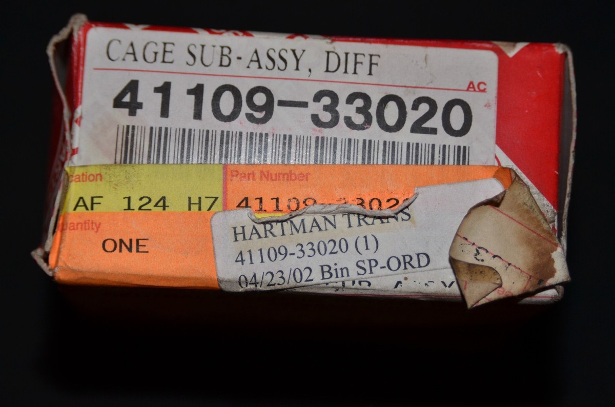 NOS Toyota 41109-33020 Cage Sub-Assy Differential Bearing Avalon