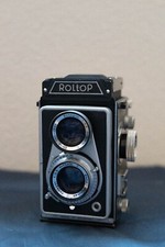 VINTAGE LIPCA ROLLOP TLR CAMERA WITH F:3.5 75MM ENNA M NCHEN ENNAGON LENS