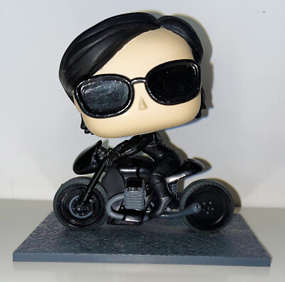 The Matrix Trinity auf dem Custom Funko Pop Motorrad