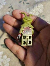 LEGO Space Galaxy Squad MANTIZOID Minifigure 70709 RARE With WEAPONS