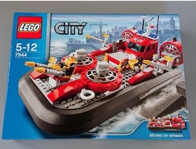 LEGO CITY: Fire Hovercraft (7944) - 100% Complete