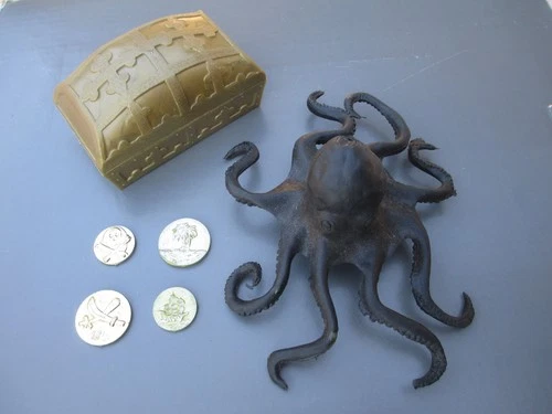 Vintage 70's Gi Joe Eight Ropes of Danger Giant Squid, Treasure Chest, HTF Coins