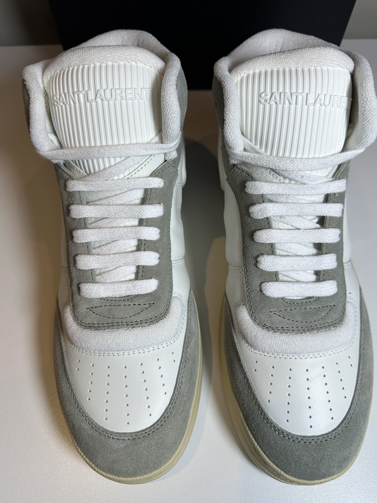 Sneakers alte Saint Laurent SL 80 bianche e grigie scamosciate nuove con scatola taglia EU43 US10