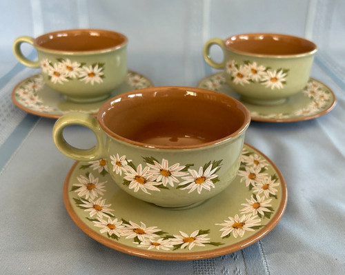 3 Vintage Taylor Smith Taylor Lazy Daisy Cups & Saucers