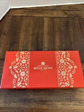 Molton Brown London Bauble Trio Gift Set Rhubarb Rose Pink Pepper Black Pepper