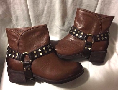 UGG Australia Darling Studs Whiskey Leather Harness Ankle Boots US 5.5 new