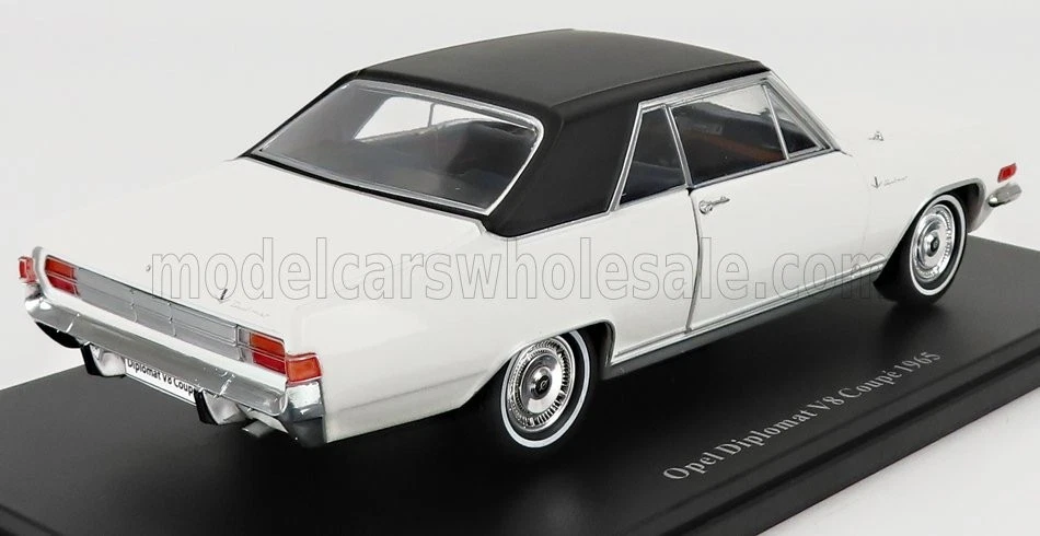 1/24 – OPEL – DIPLOMAT V8 COUPE 1965 – WEISS SCHWARZ - Bild 2 von 2