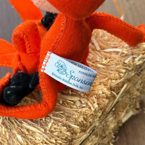 Annalee Puppen orange Elfe auf Heuballen 2 böse schwarze Katzen Halloween 7,5" groß - Bild 4 von 9