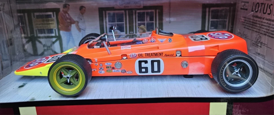 CARRUSEL LOTUS 56 1968 INDY 500 POLE SETTER STP TURBINA COCHE SIN USAR, EN CAJA ESCALA 1:18 Foto 2 de 4