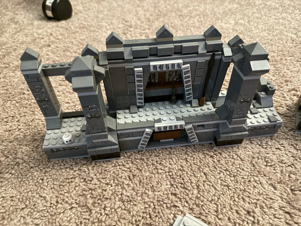 LEGO Lord Of The Rings 9473 The Mines Of Moria Great Condition w/ Instructions - Image 4 of 4