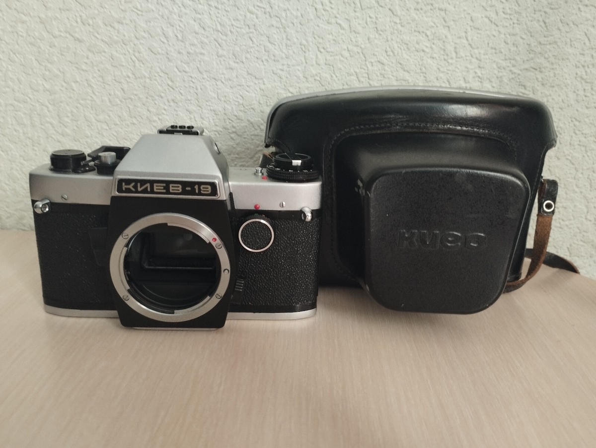 Kiev ヴィンテージフィルムカメラ 🇺🇦Vintage USSR Soviet SLR Film Camera Kiev 19 BODY With Case