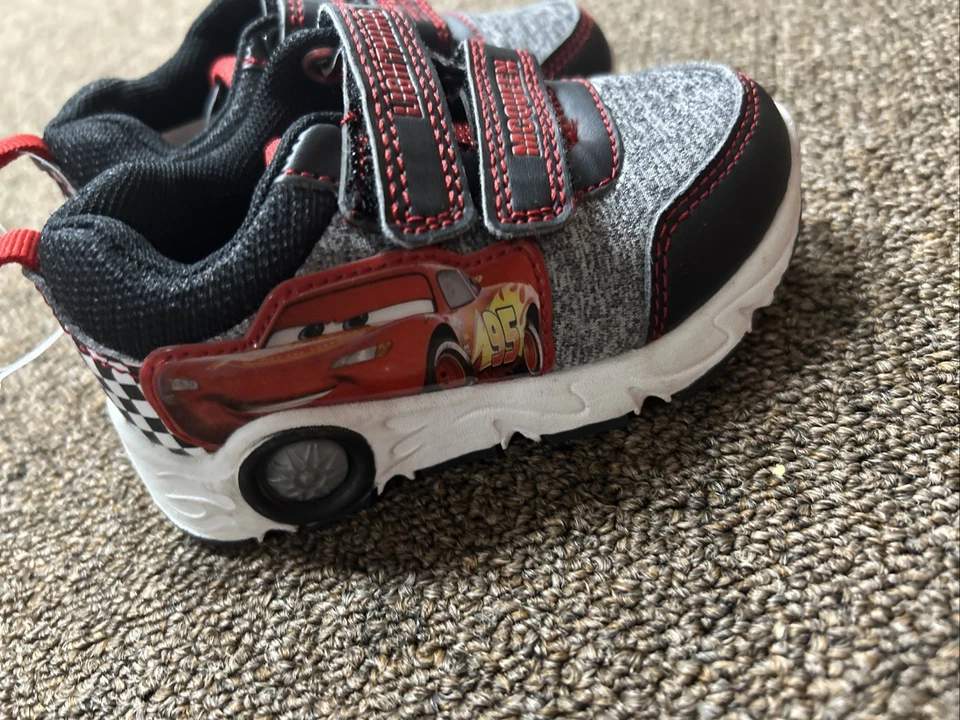 Zapatilla deportiva Disney Pixar Cars Little Boys Lightning McQueen talla 6 niño pequeño Foto 3 de 4