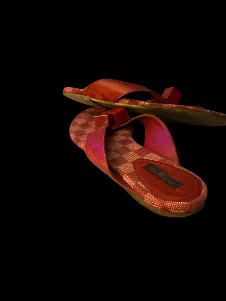 Sandalias Louis Vuitton Borgoña Foto 4 de 4