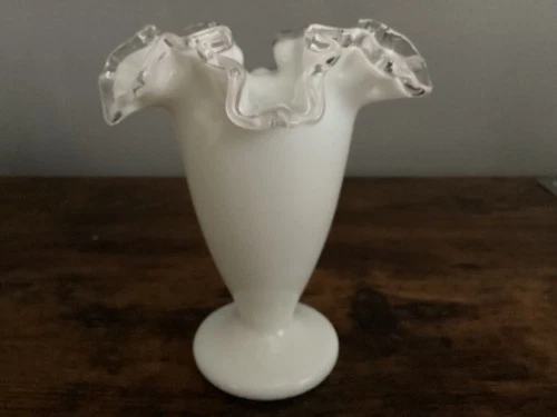 FENTON WHITE OPALESCENT GLASS VASE SILVER CREST WHITE NO CHIPS/ CRACKS 5” TALL