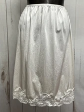 Vintage Wonder Maid White Silky Satin Lace Short Knee Half Slip Small Retro