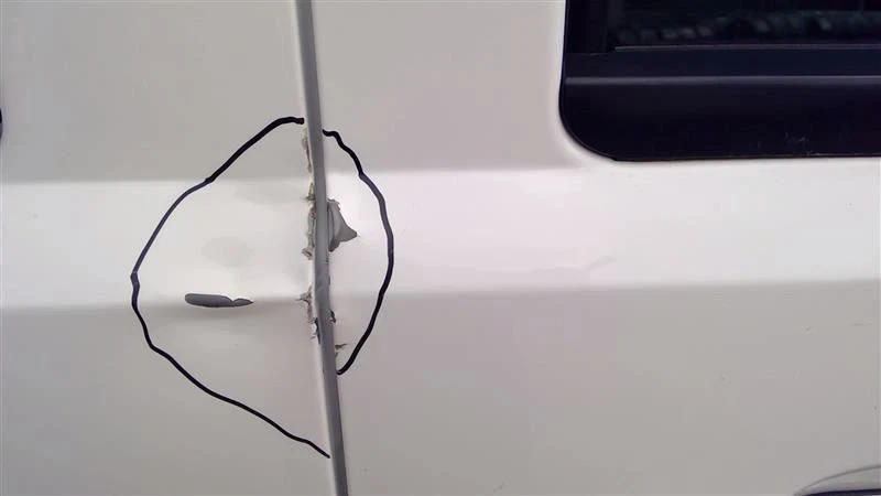 (LOCAL PICKUP ONLY) Passenger Front Door Fits 11-14 SIERRA 2500 PICKUP 333246 - Image 4 of 4