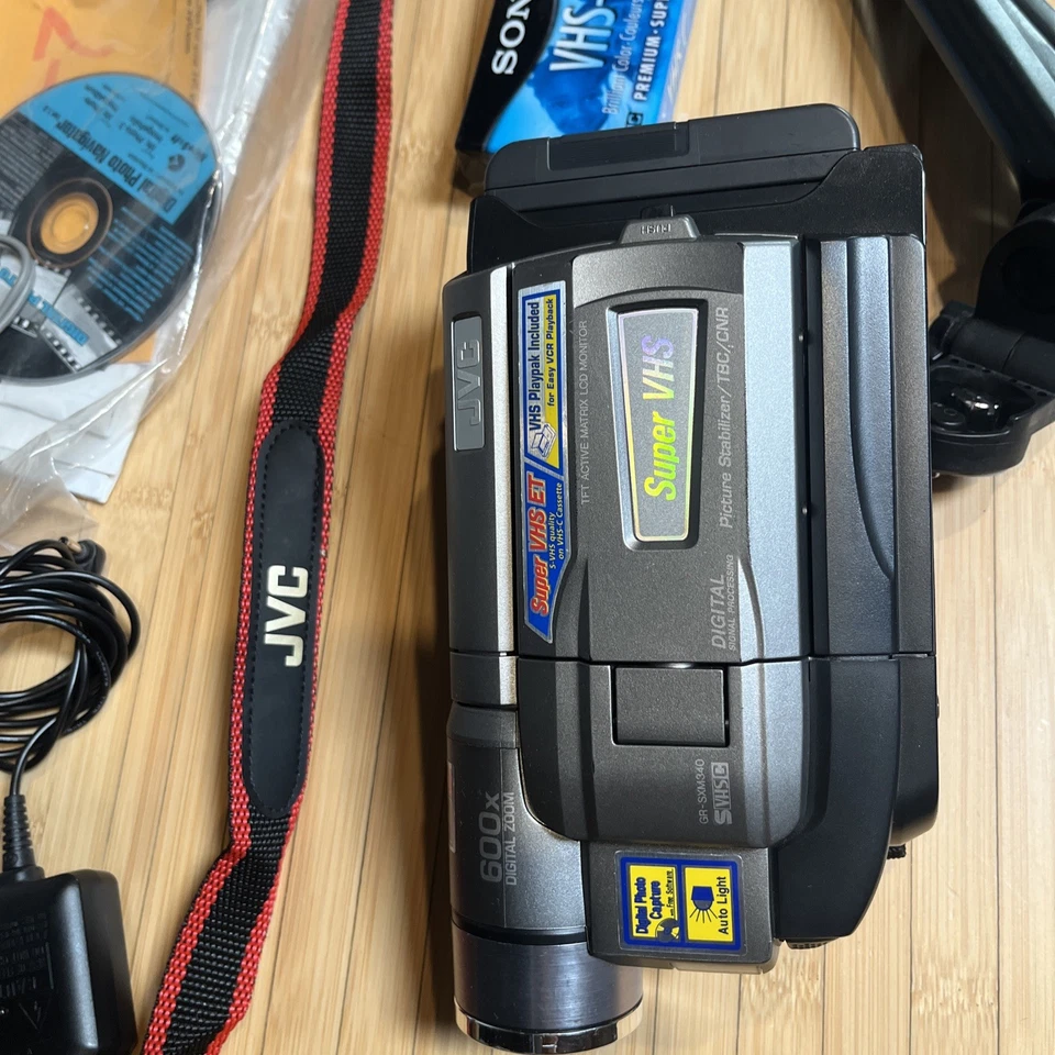 Videocámara VHS compacta JVC 600x zoom digital Foto 4 de 4
