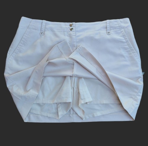 Falda corta IZOD CoolFX para mujer talla 16 - Falda con pantalones cortos adjuntos beige claro - Imagen 2 de 10