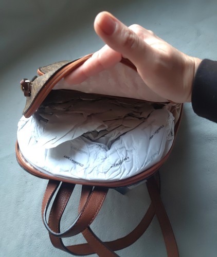 Stylish and Classy Karl Lagerfeld Paris R-Wilma Backpack - Picture 11 of 23
