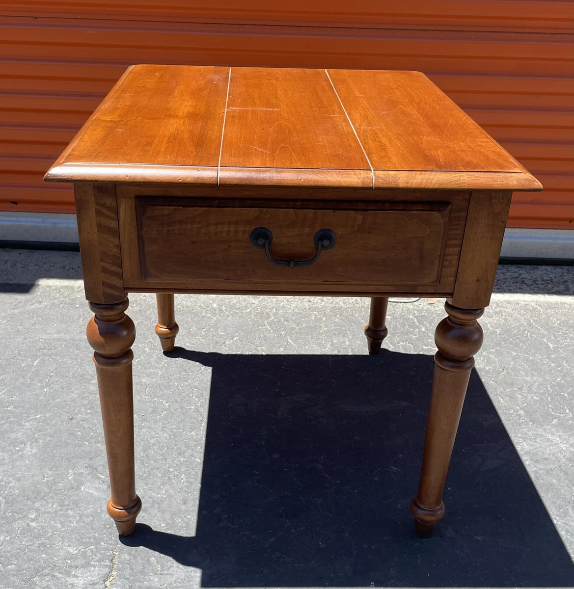Ethan allen small sale table