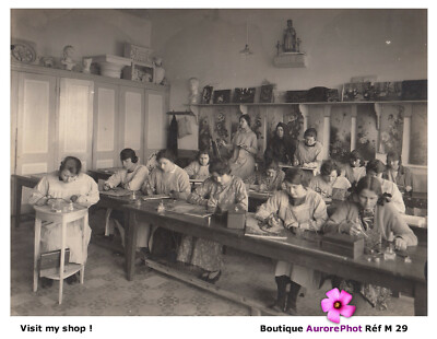 Cameroun Rétro - Photos du passé - A l'école religieuse des filles de Limbé vers 1930