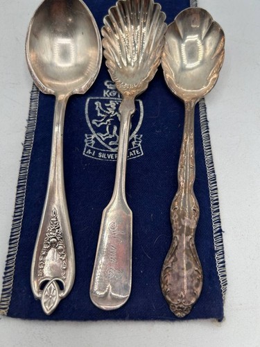 VTG LOT 3 W Sleeve Silverplate Spoons Unique Serving Decor Scalloped Curve AN26 - Picture 2 of 12