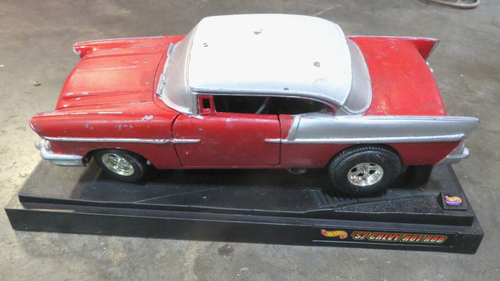 Vintage 1957 Chevy Hot Wheels Diecast 1/18 Scale Custom Hot Rod Car (160-B3)